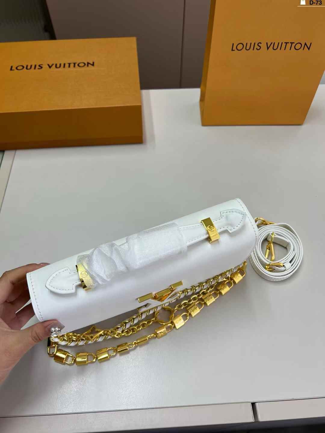 Louis Vuitton Capucines Wallet On Chain