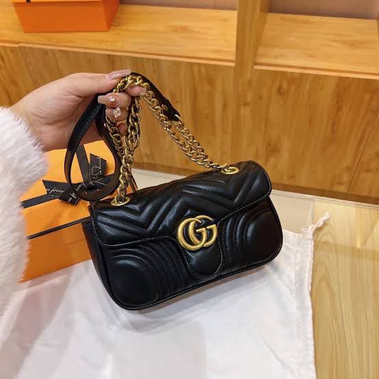 GUCCI Marmont Matelassé Shoulder Bag