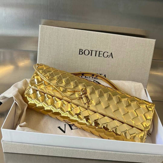 Bottega Veneta Andiamo Clutch — Modern Sophistication Redefined