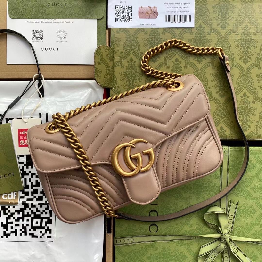 GUCCI Marmont Matelassé Shoulder Bag