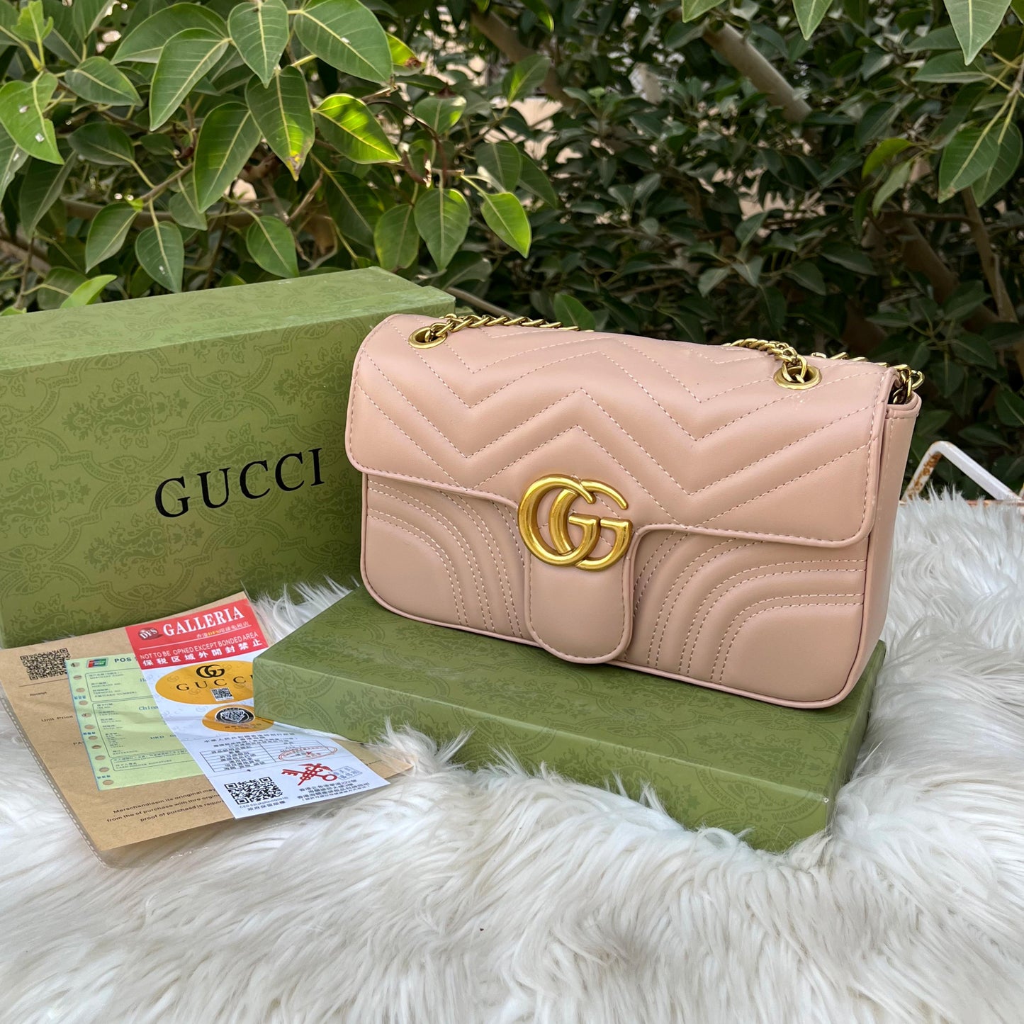 GUCCI Marmont Matelassé Shoulder Bag