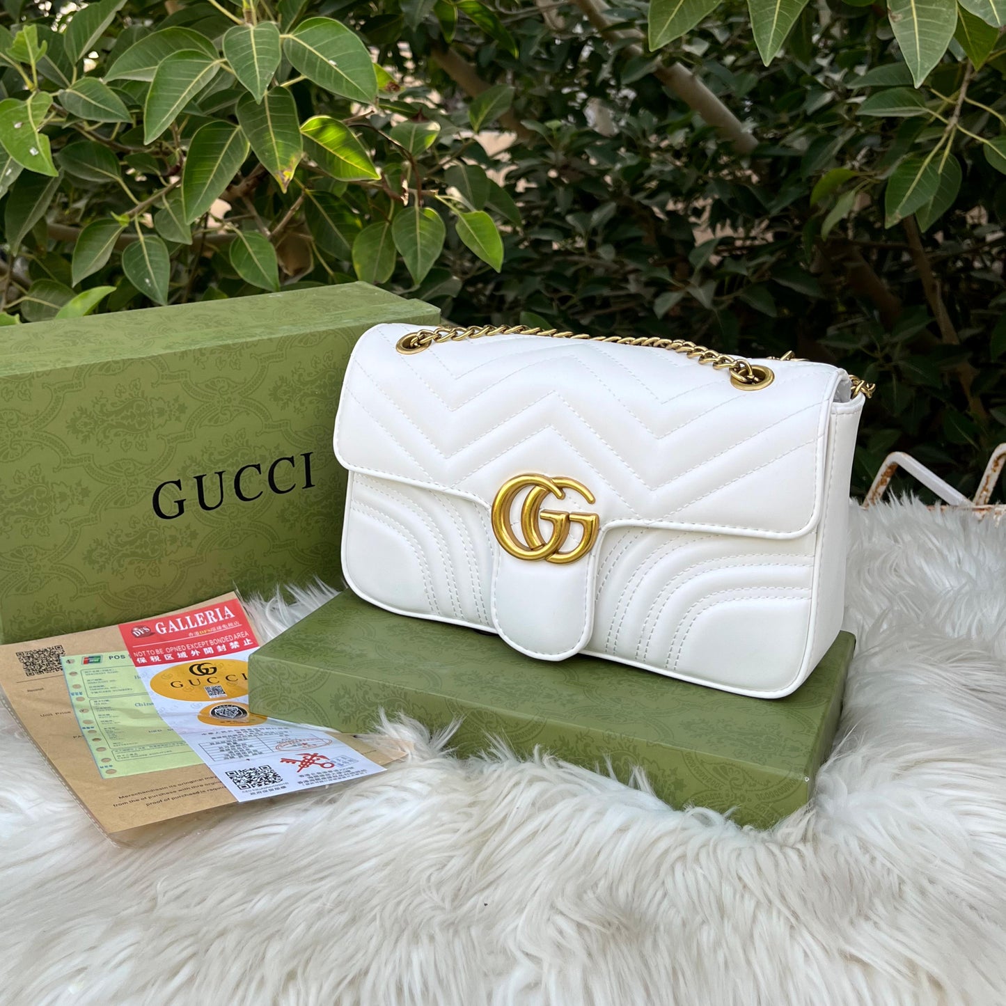 GUCCI Marmont Matelassé Shoulder Bag